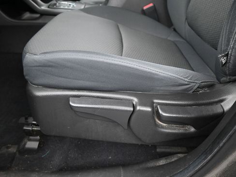 Used 2012 Kia Sorento LX w/ Third Row Pkg image 11