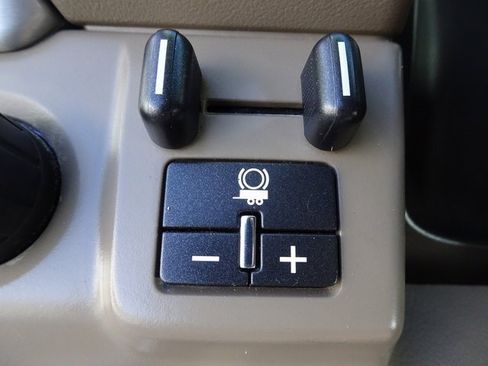 Used 2016 GMC Yukon SLT w/ Open Road Package image 34