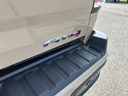Used 2022 GMC Canyon AT4 AWD/4WD image 12