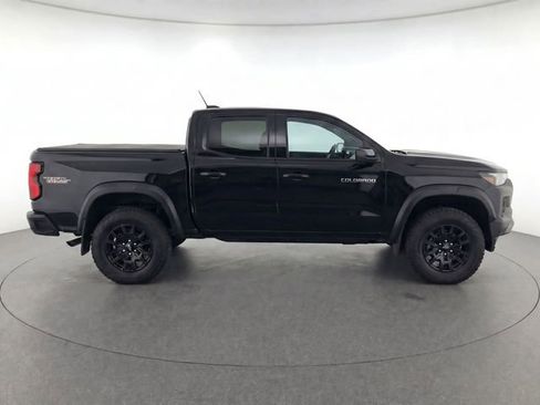 Used 2024 Chevrolet Colorado Trail Boss w/ Advanced Trailering Package AWD/4WD image 8