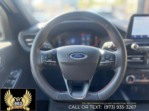 Used 2025 Ford Escape ST-Line FWD image 11