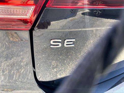 Certified 2023 Volkswagen Tiguan SE FWD image 7