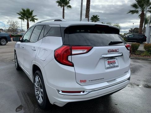 Used 2024 GMC Terrain Denali w/ Denali Premium Package image 8