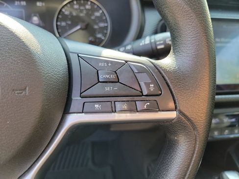 Used 2022 Nissan Kicks SV FWD image 28