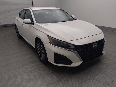 Used 2023 Nissan Altima 2.5 SV image 13