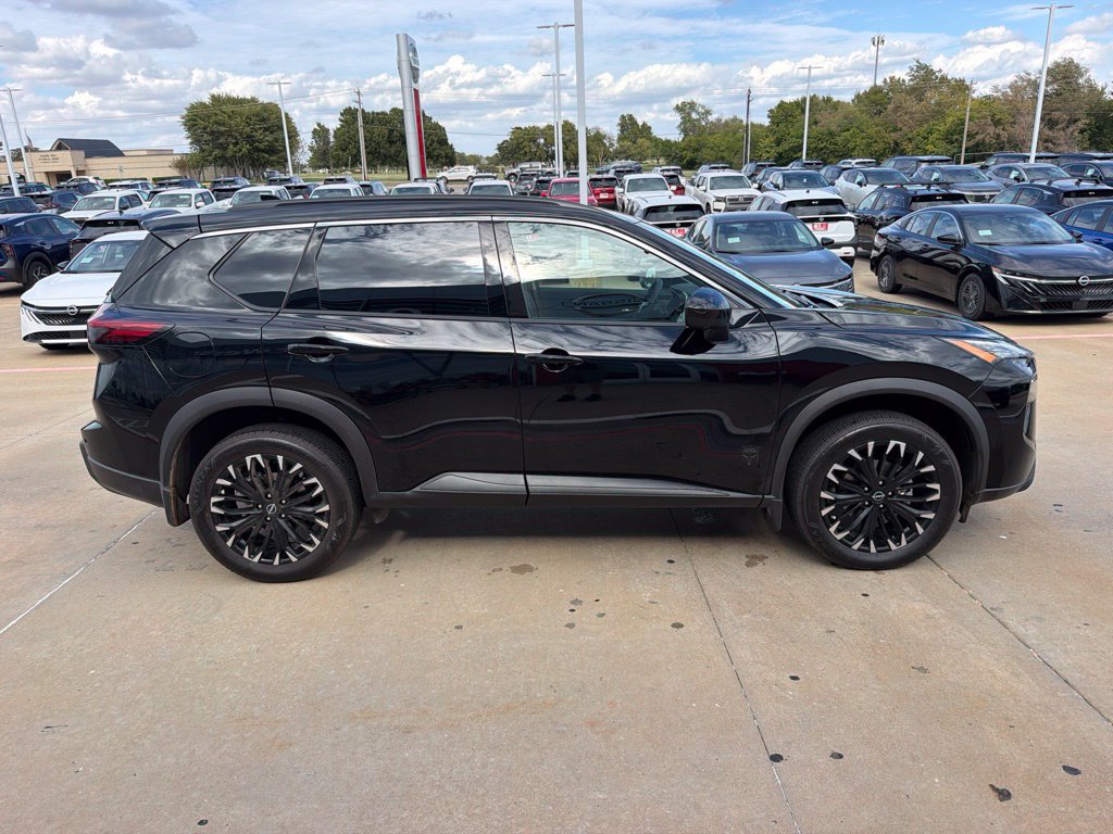 Used 2026 Nissan Rogue Dark Armor FWD image 6