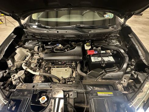 Used 2019 Nissan Rogue SV w/ Premium Package FWD image 28