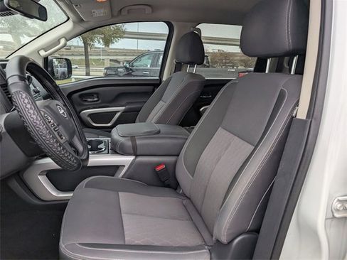 Used 2023 Nissan Titan SV w/ SV Convenience Package image 26
