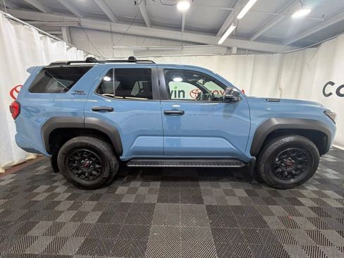 Used 2025 Toyota 4Runner TRD Off-Road Premium AWD/4WD image 8