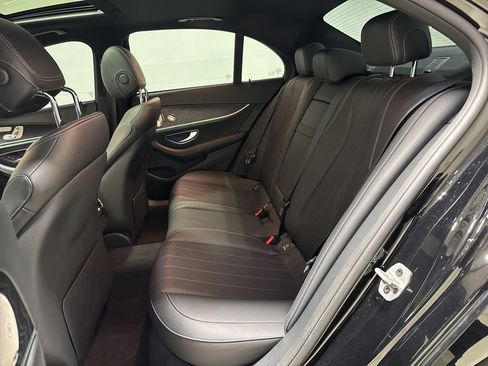 Used 2022 Mercedes-Benz E 350 Sedan w/ AMG Line Exterior image 37