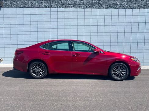 Used 2018 Lexus ES 350 w/ Navigation System Package FWD image 2