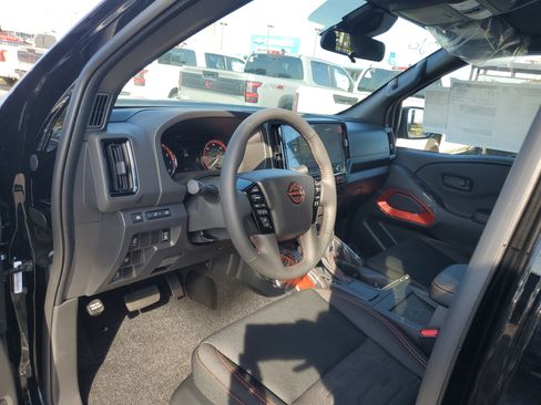 New 2026 Nissan Frontier Pro-X w/ Pro-X Convenience Package image 8