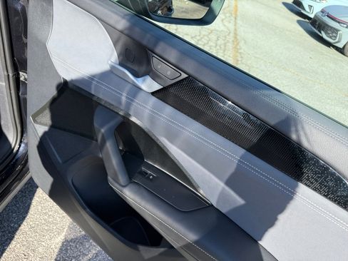 Certified 2025 Volkswagen Tiguan SE R-Line image 34