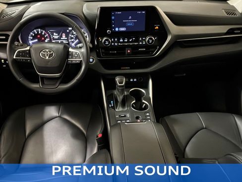 Used 2023 Toyota Highlander XLE image 11