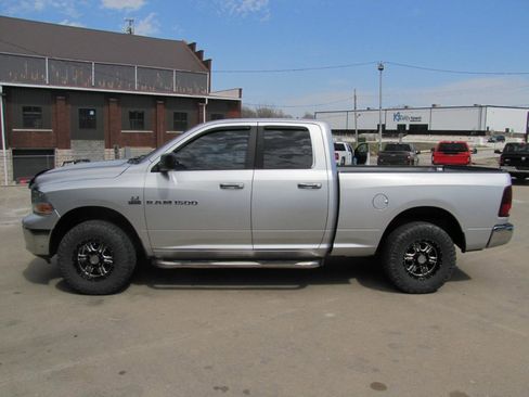 Used 2011 RAM 1500 Classic SLT image 2