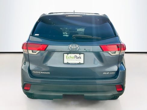 Used 2018 Toyota Highlander XLE image 7