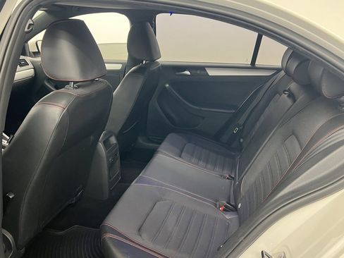 Used 2012 Volkswagen Jetta GLI image 9