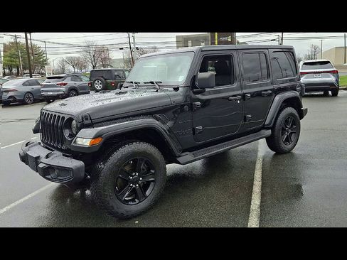 Used 2022 Jeep Wrangler Unlimited Sahara image 4