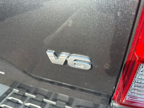 Used 2017 Toyota Tacoma SR5 image 9