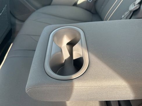 Used 2025 Hyundai Elantra SEL image 38