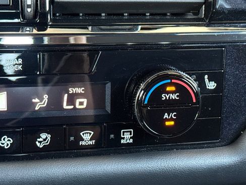 Used 2025 Nissan Pathfinder Rock Creek AWD/4WD image 30