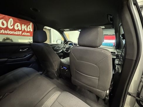 Used 2023 Chevrolet Traverse LT AWD/4WD image 17