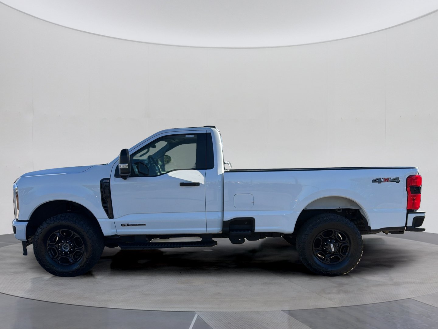 Used 2024 Ford F350 XL w/ STX Appearance Package AWD/4WD image 2