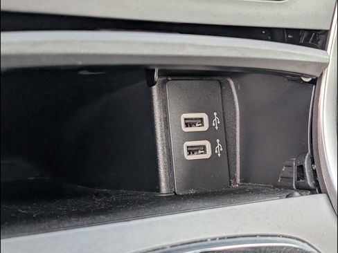 Used 2017 Ford Edge SEL w/ Equipment Group 201A AWD/4WD image 17