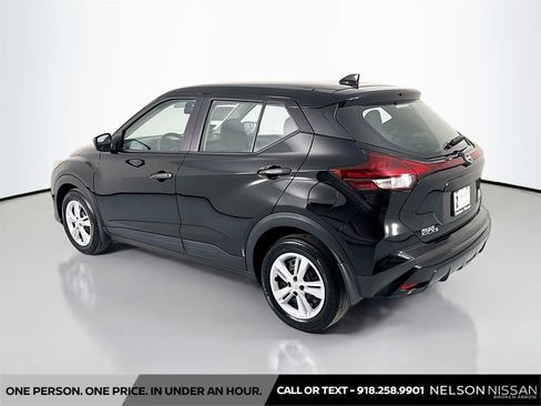 Certified 2025 Nissan Kicks Play S image 7