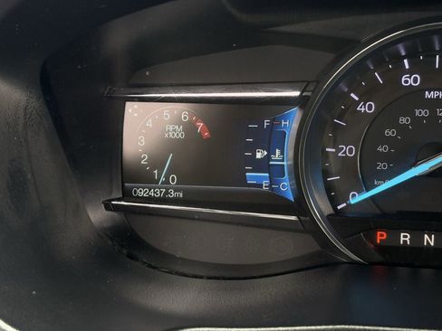 Used 2019 Ford Explorer XLT w/ Equipment Group 201A image 15