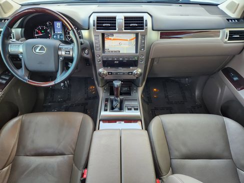 Used 2017 Lexus GX 460 image 27