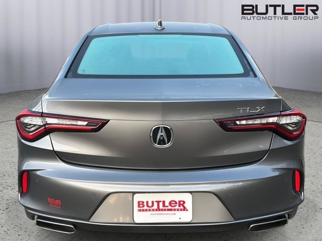 Used 2025 Acura TLX w/ Technology Package FWD image 5