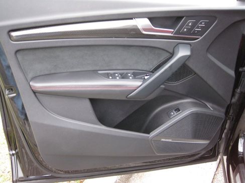 Used 2018 Audi SQ5 Prestige w/ Prestige Package image 10