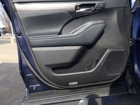 Certified 2022 Toyota Highlander Platinum image 14