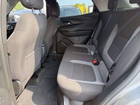 Used 2023 Chevrolet TrailBlazer LT FWD image 12