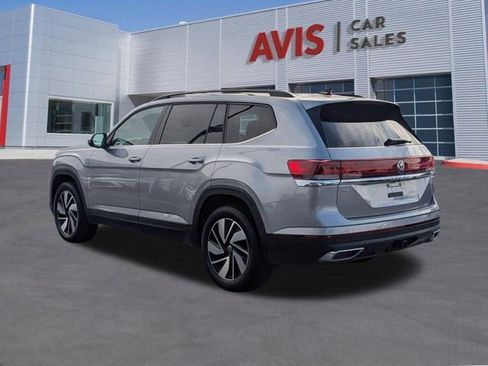Used 2025 Volkswagen Atlas SE FWD image 9
