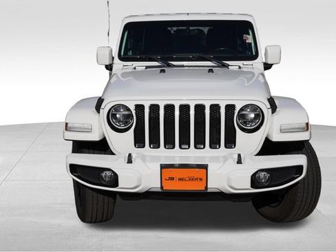 Used 2020 Jeep Wrangler Unlimited Sahara AWD/4WD image 12