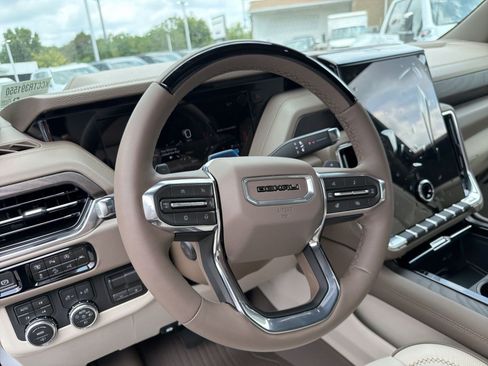 New 2026 GMC Yukon XL Denali w/ Denali Reserve Package AWD/4WD image 12