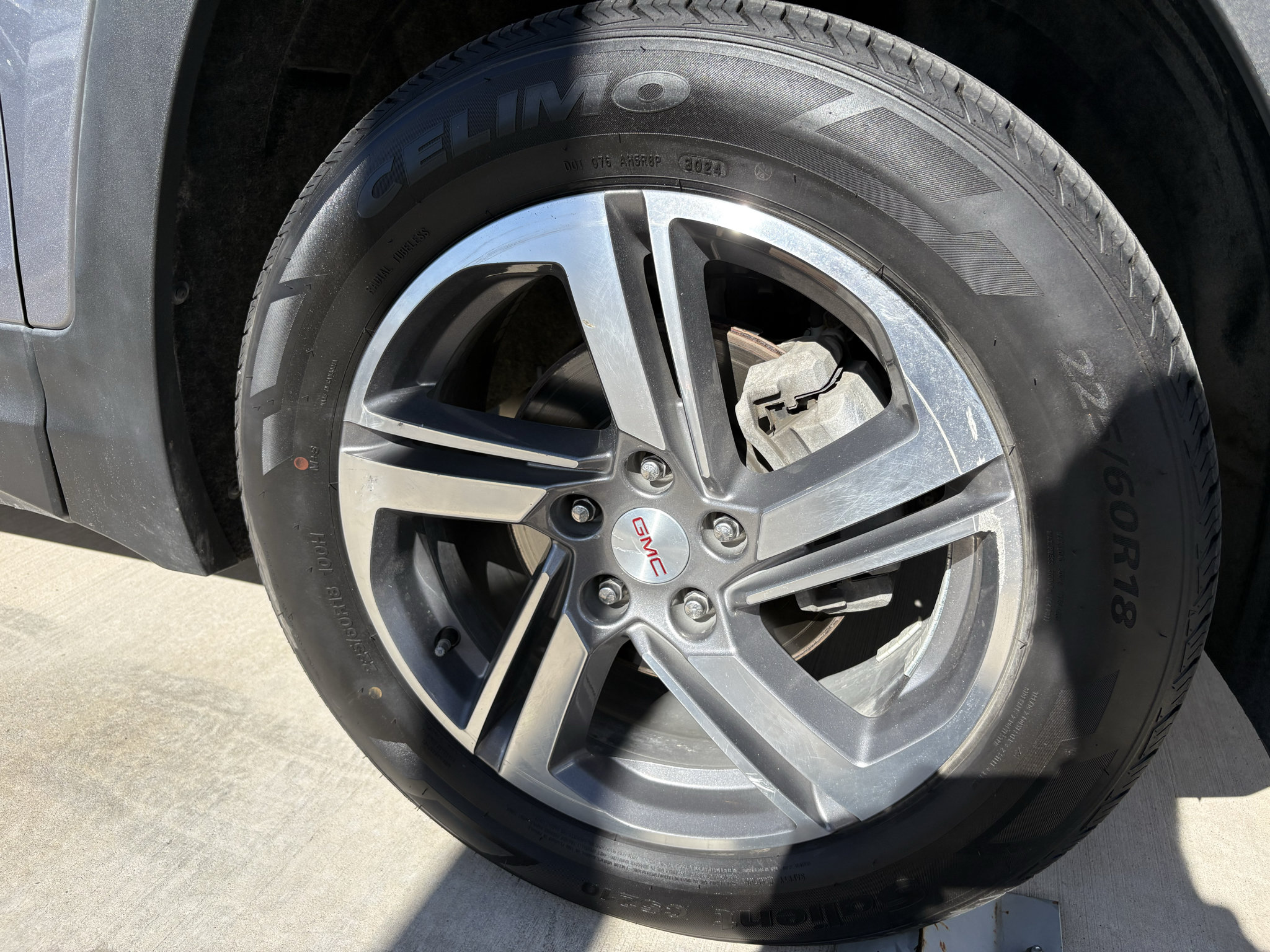 Used 2019 GMC Terrain SLT w/ Infotainment Package II AWD/4WD image 3