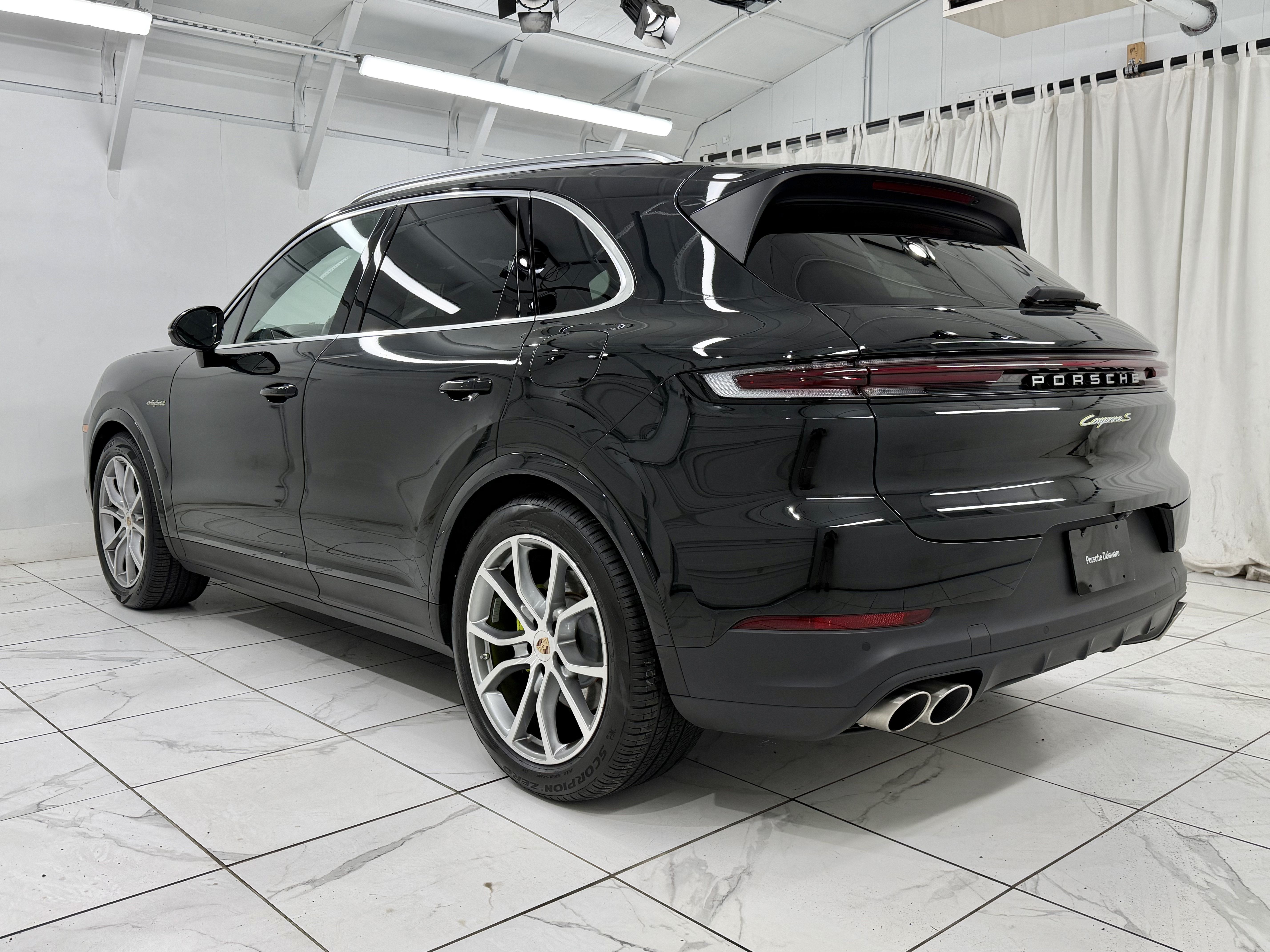 Certified 2026 Porsche Cayenne S AWD/4WD image 3