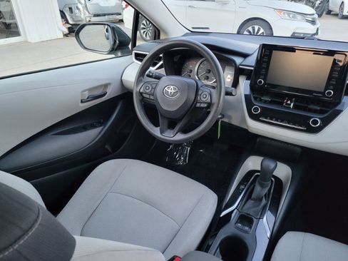 Used 2022 Toyota Corolla LE FWD image 28