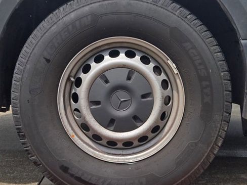 Used 2024 Mercedes-Benz Sprinter 2500 image 22