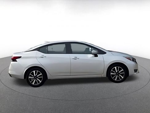 Used 2025 Nissan Versa SV FWD image 12