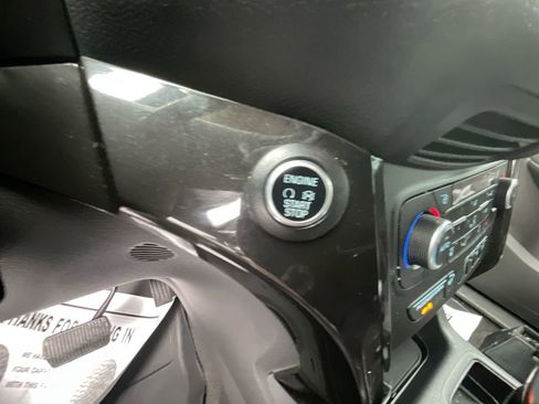 Used 2019 Ford Escape Titanium image 28