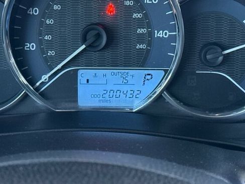Used 2014 Toyota Corolla LE FWD image 25