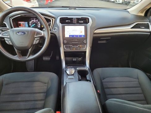 Used 2020 Ford Fusion SE image 6