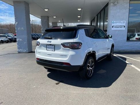 Used 2024 Jeep Compass Limited w/ Elite Group AWD/4WD image 5