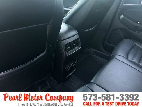 Used 2017 Ford Edge SEL w/ Equipment Group 201A AWD/4WD image 21