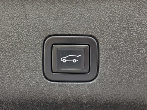 Used 2022 GMC Yukon SLT w/ SLT Premium Package AWD/4WD image 14