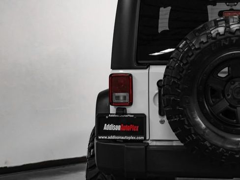 Used 2015 Jeep Wrangler Sport w/ Connectivity Group AWD/4WD image 31